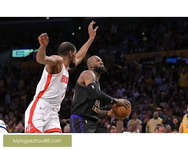 詹姆斯再度领衔湖人冲击季后赛表现强势 NBA赛季最新动态全面分析